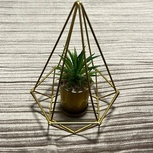 Small Faux Indoor Plant in Inverted Gold Diamond Case